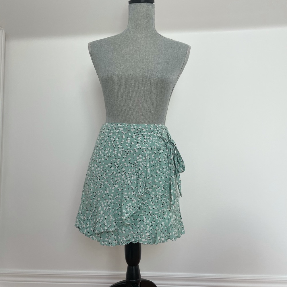 Mint floral wrap mini skirt